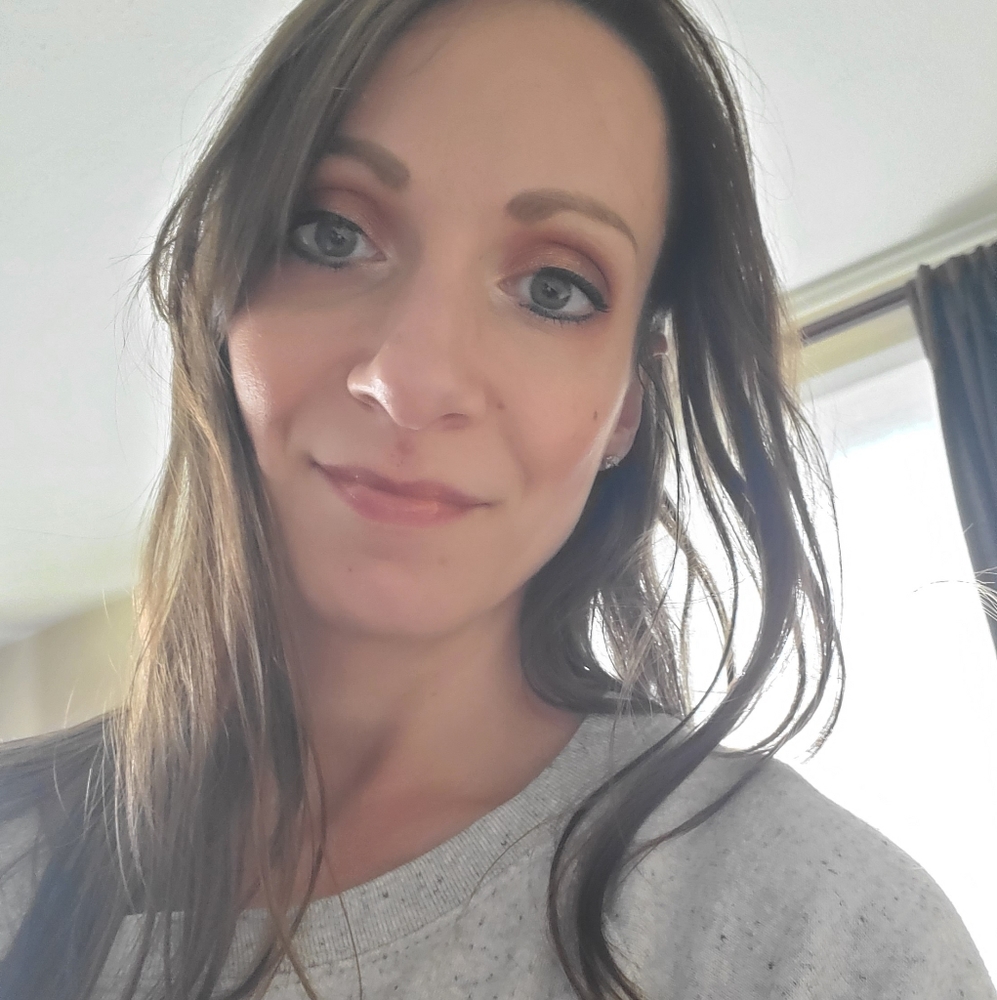 Meet your Posher, Heather *Poshmark Ambassador*